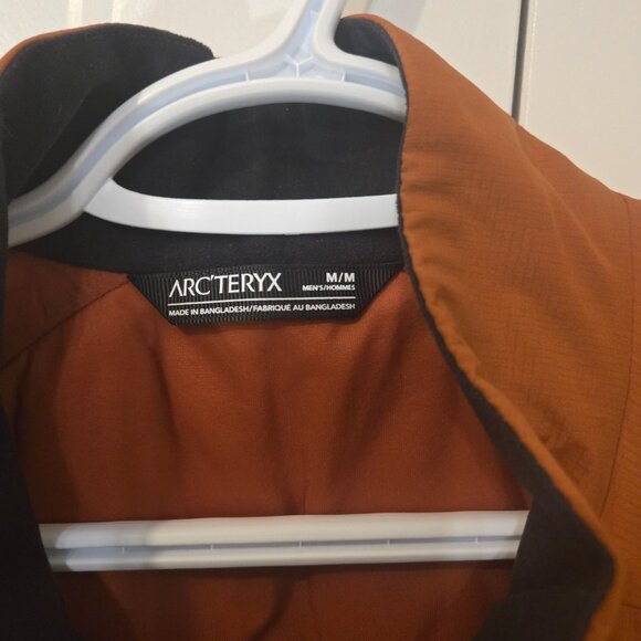 Men's Arcteryx lightweight jacket size M - Picture 3 of 3